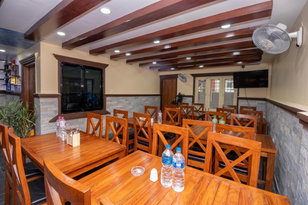Oyo 253 Hotel Pinnacle Pokhara Exterior foto