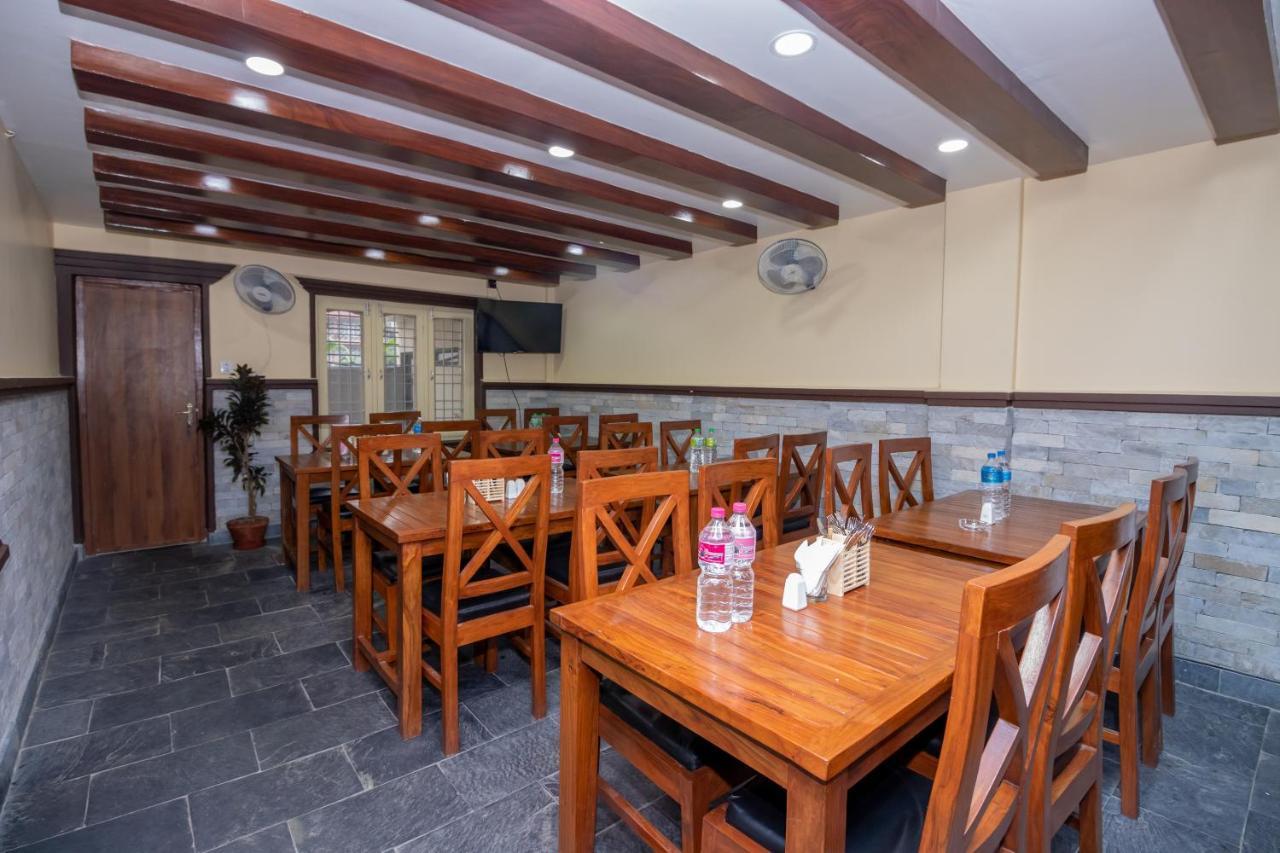 Oyo 253 Hotel Pinnacle Pokhara Exterior foto